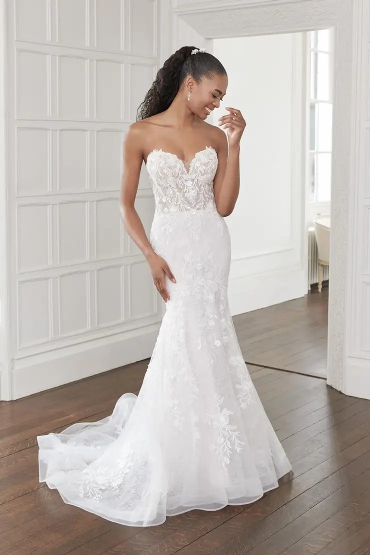 Weddings are in full SPRING: Our favorite Spring 2023 Styles Image