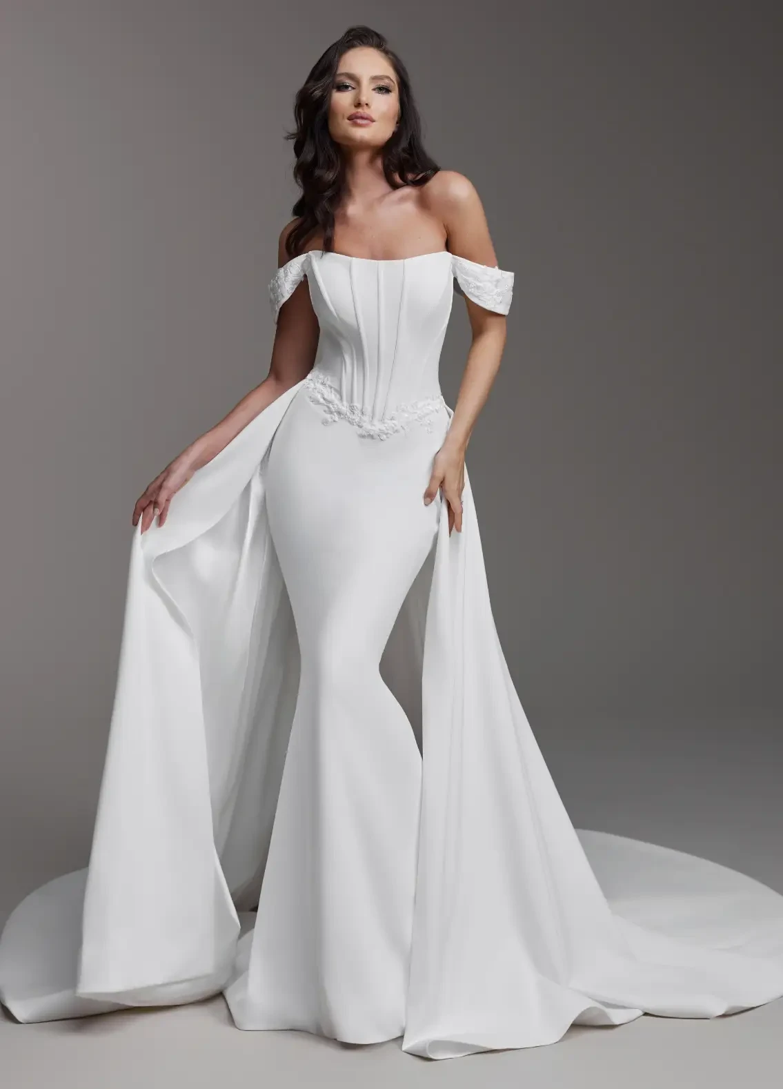 Ashley &amp; Justin Bride Spring/Summer 26 Trunk Show